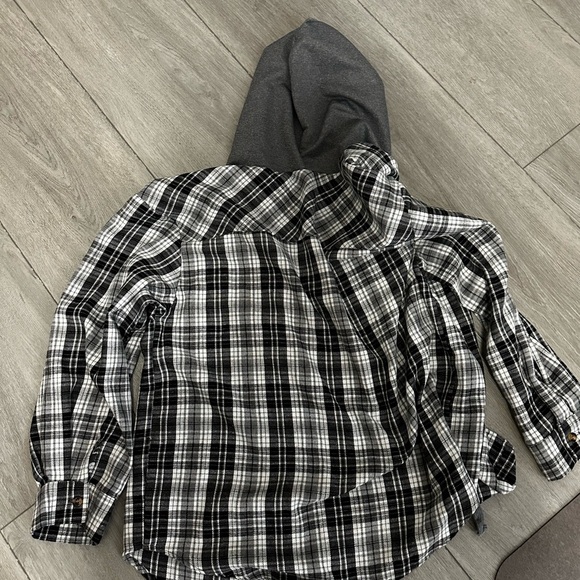 NWOT Floral blooming gray, black, white, hooded shacket - Picture 3 of 5